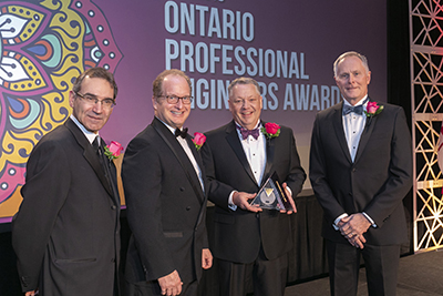 Gary Kramer reçoit la médaille d’excellence en ingénierie 2018 à l’occasion des prix OPEA 